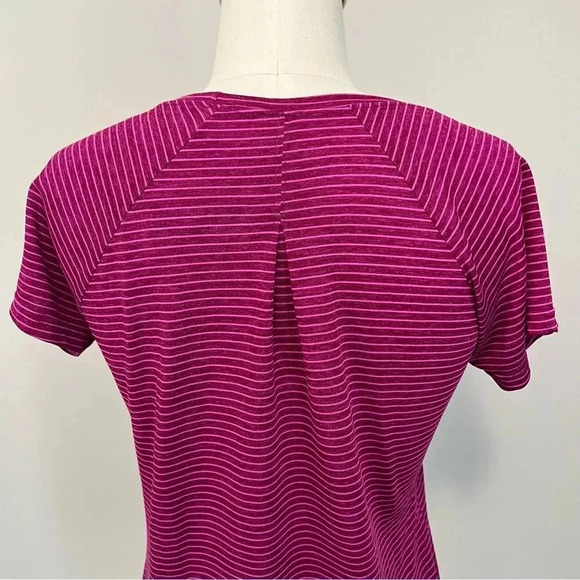 The North Face Flash  Dry T-Shirt - Picture 9 of 10